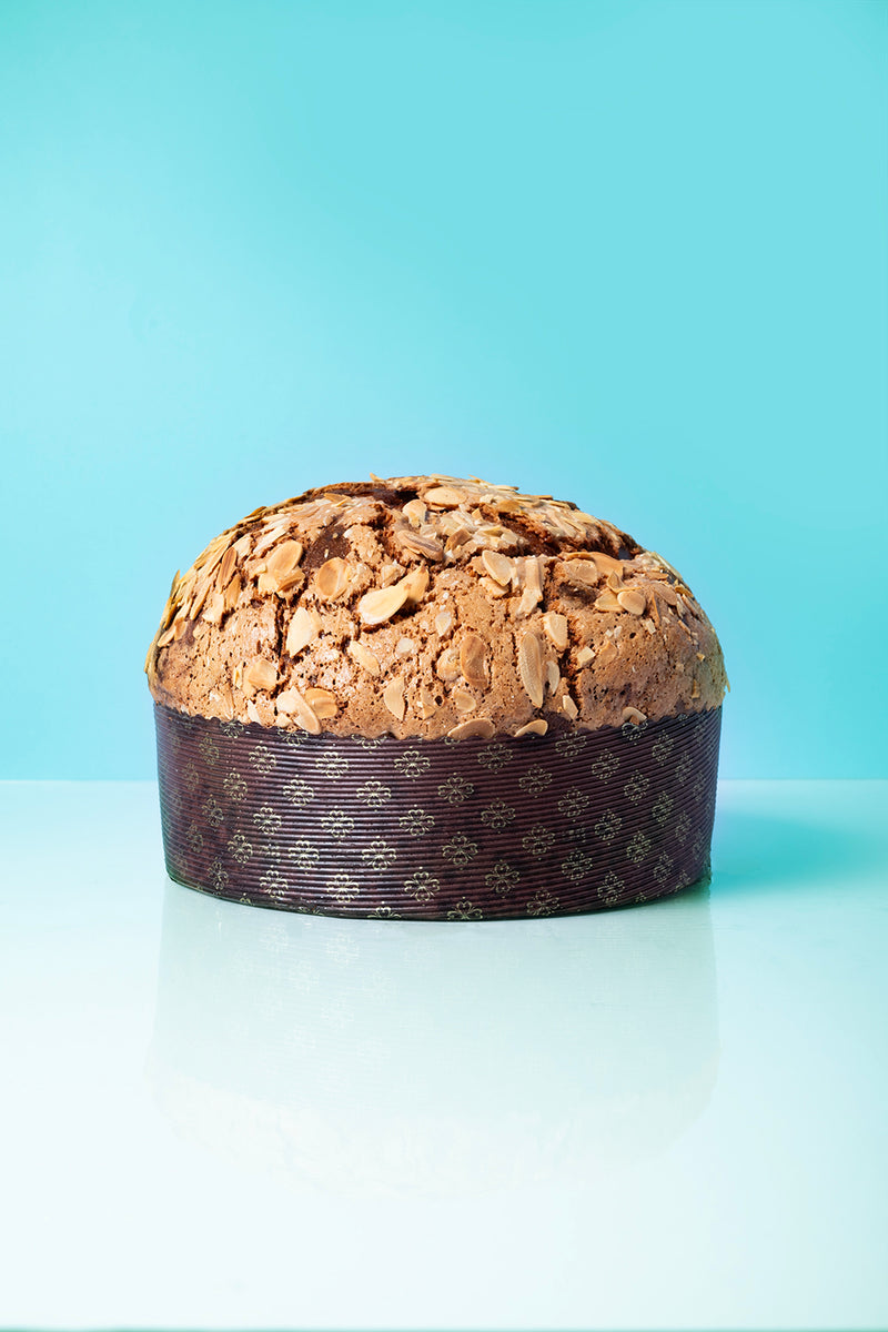 Lievitato Natalizio all’olio d’oliva, albicocca, mandorle e vaniglia del Madagascar